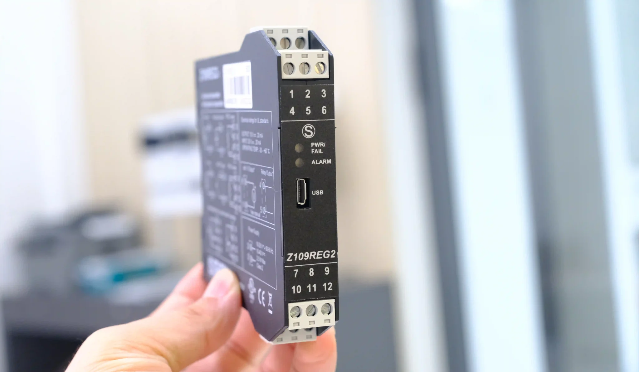 Bộ chuyển đổi biến trở - điện trở Z109REG2-1 thực tế