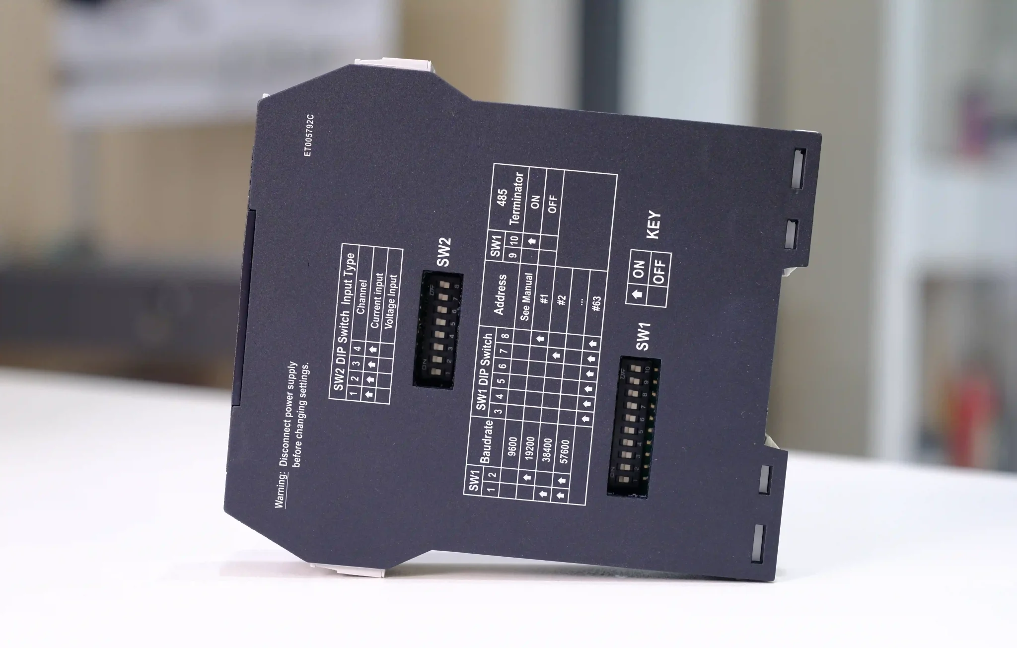 Bộ chuyển đổi Z-4AI có thể cài đặt bằng DIP Switch