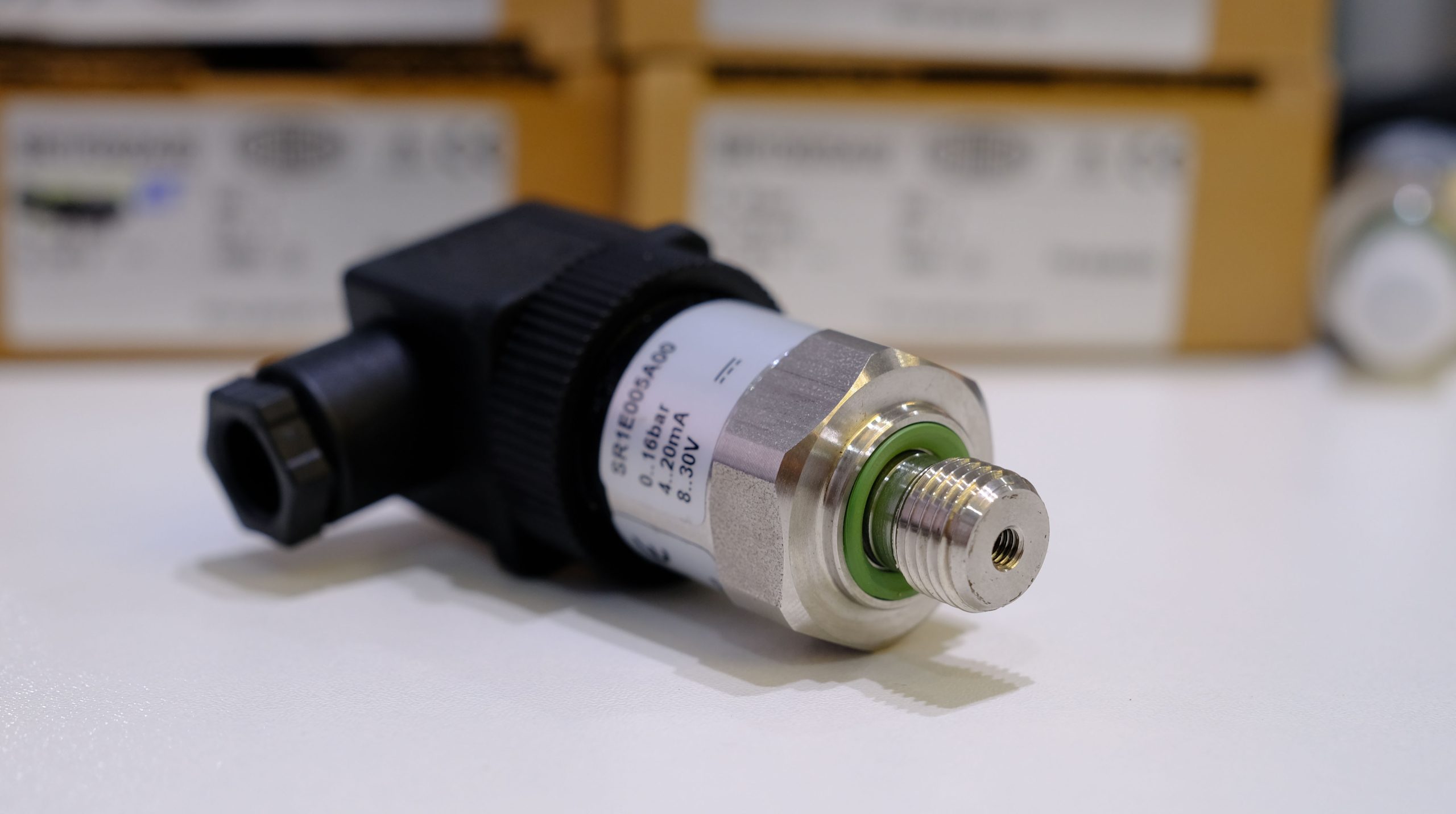 Cảm biến áp suất nước SR1E005A00 có gioăng cao su chống rò rỉ