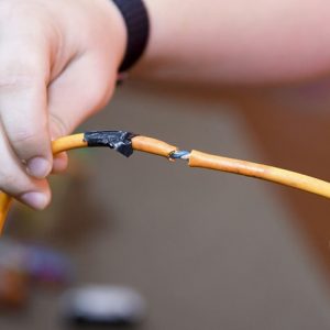 Hướng dẫn cách sửa dây dẫn điện và phích cắm khi bị hỏng