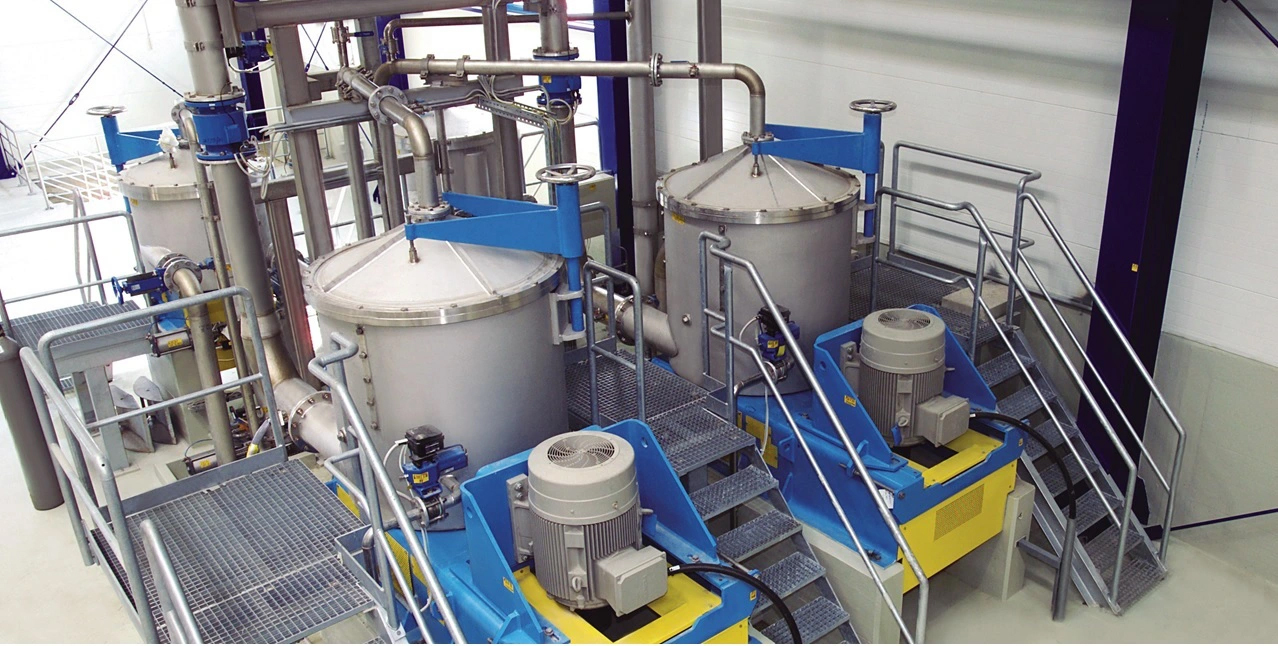 Lắp đặt cảm biến đo mức FKE cho bồn chứa bột giấy