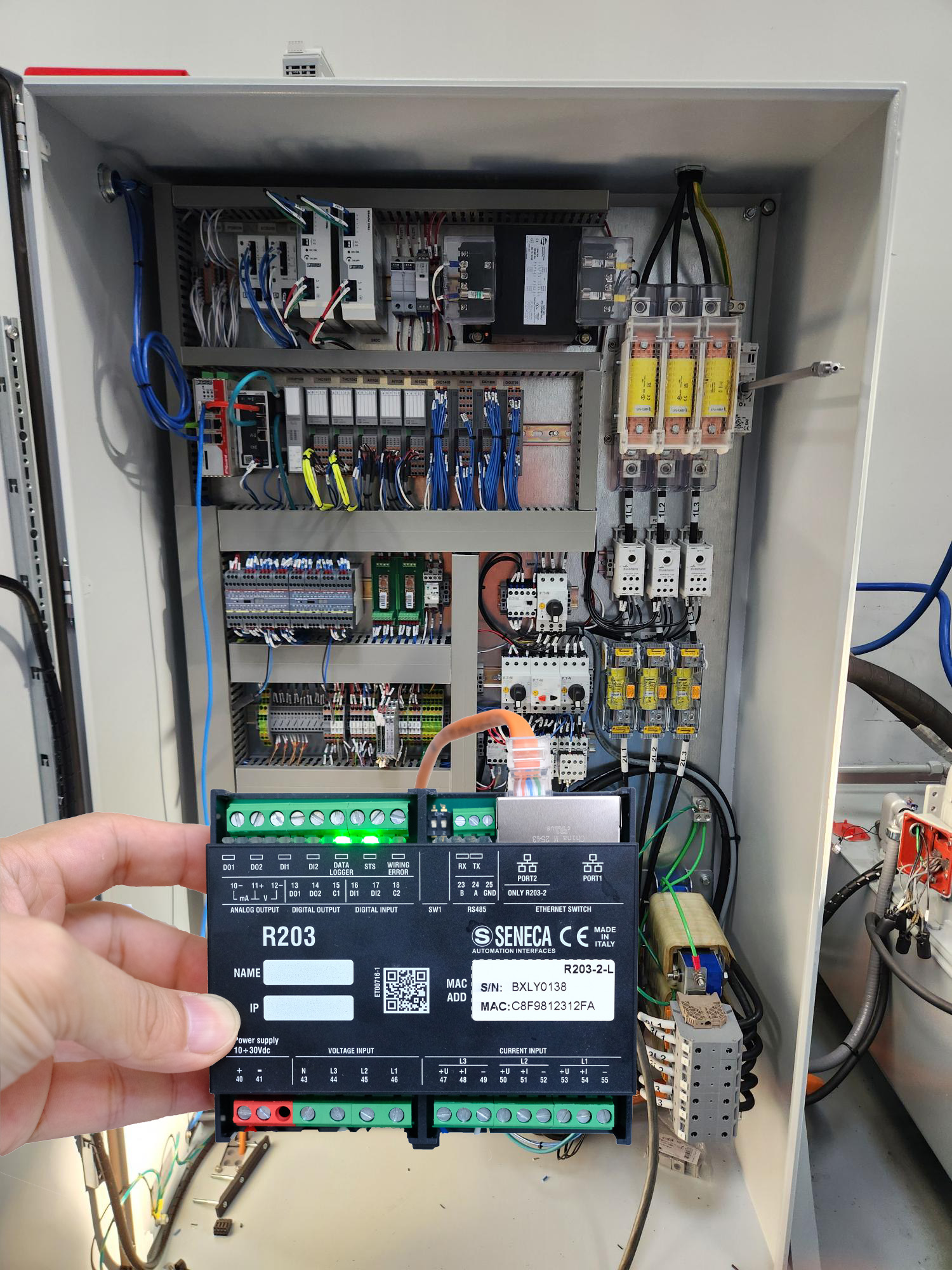 R203 thiết bị giám sát chất lượng điện năng online gắn trong tủ