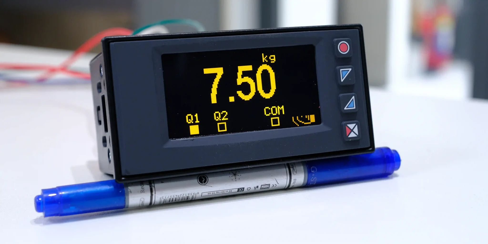 Bộ hiển thị cân loadcell STR561 khi làm việc